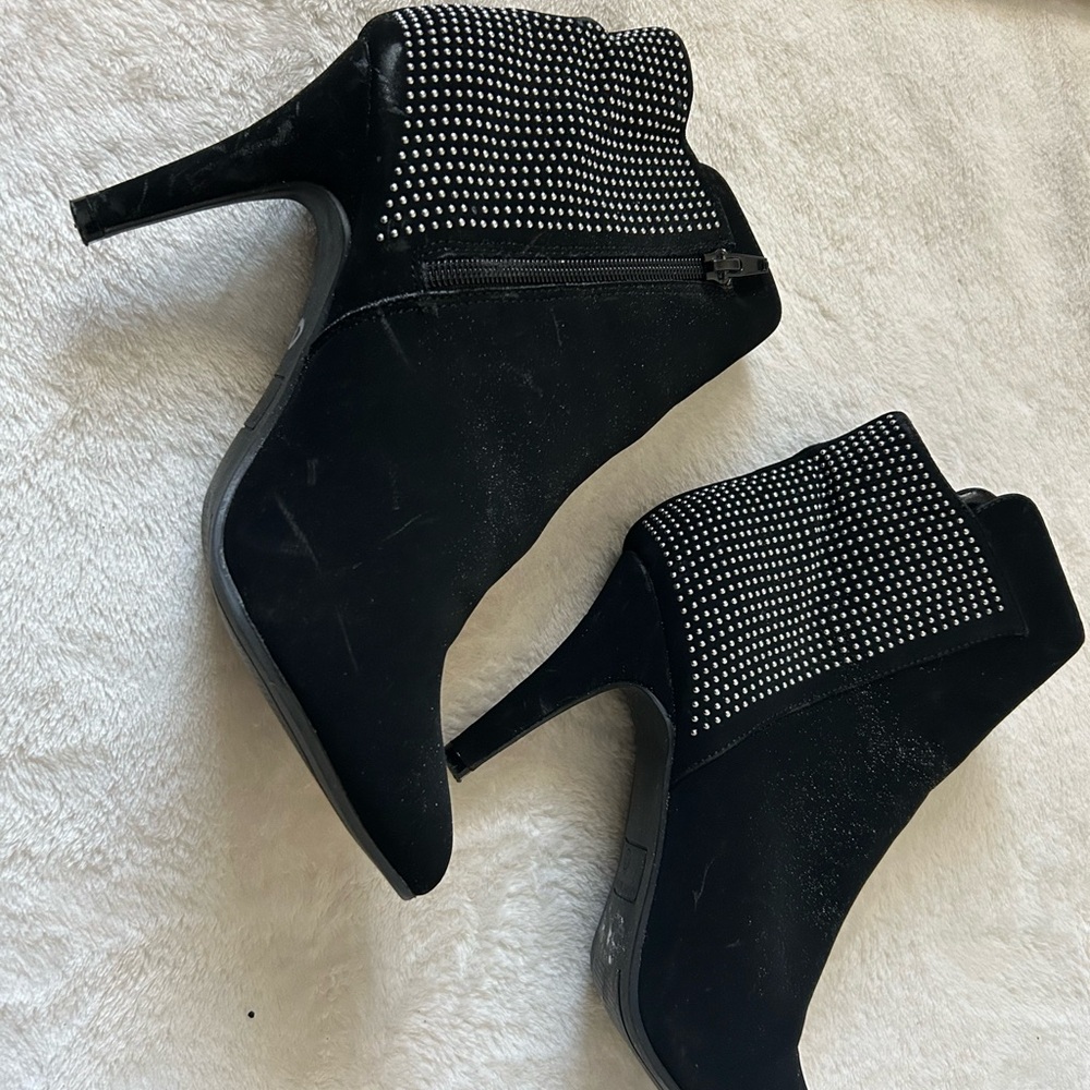 Chic Black Studded Heeled Boots